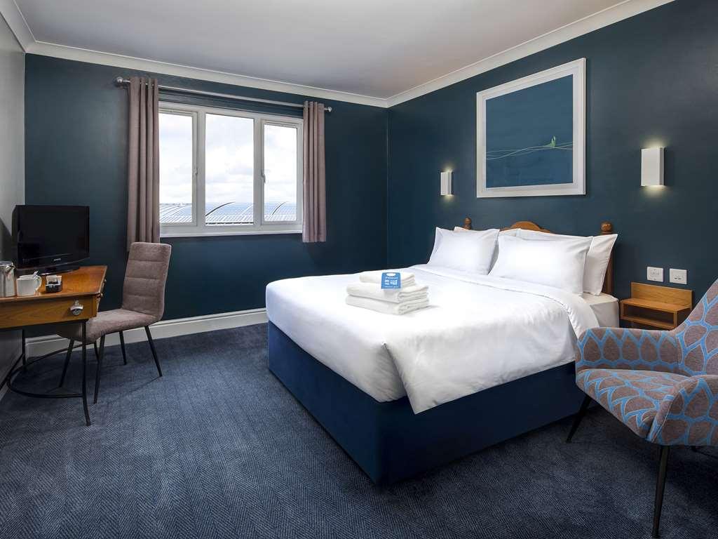 Travelodge Chester Warrington Road Номер фото