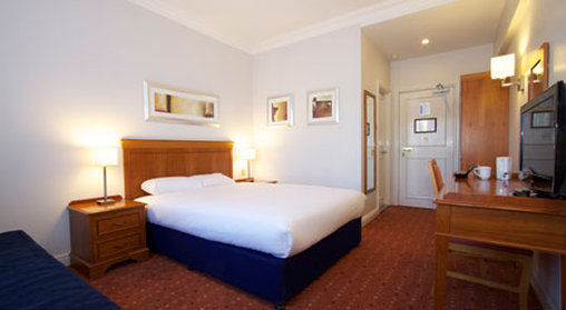 Travelodge Chester Warrington Road Номер фото