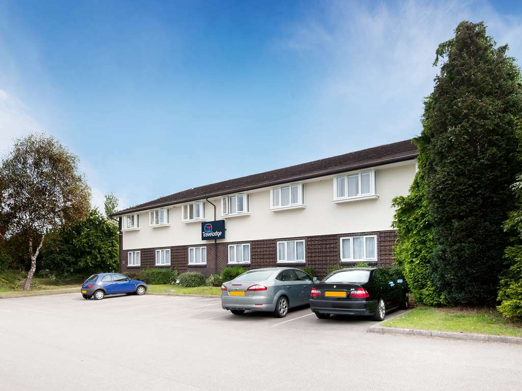 Travelodge Chester Warrington Road Экстерьер фото