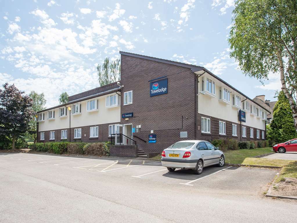Travelodge Chester Warrington Road Экстерьер фото